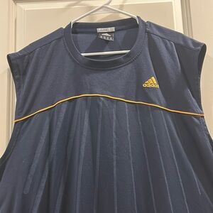 Adidas 2010 men Climalite Sleeveless tank top embroidered golden logo detail 2XL
